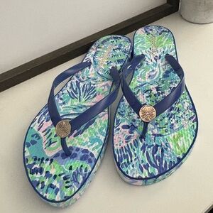 Lilly Pulitzer flip flop sandals 9/10